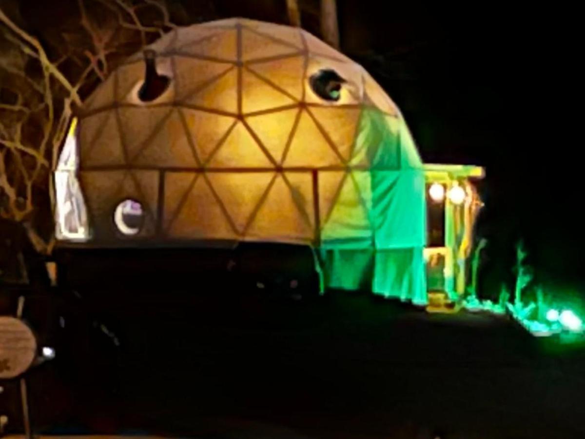 ホテル Waterfront Luxury Glamping Dome Rogersville エクステリア 写真