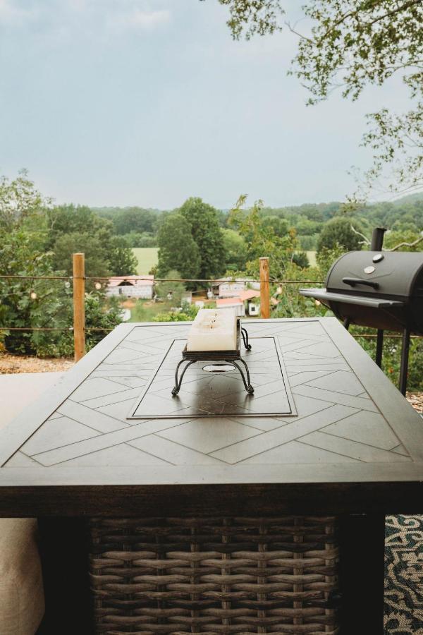 ホテル Waterfront Luxury Glamping Dome Rogersville エクステリア 写真