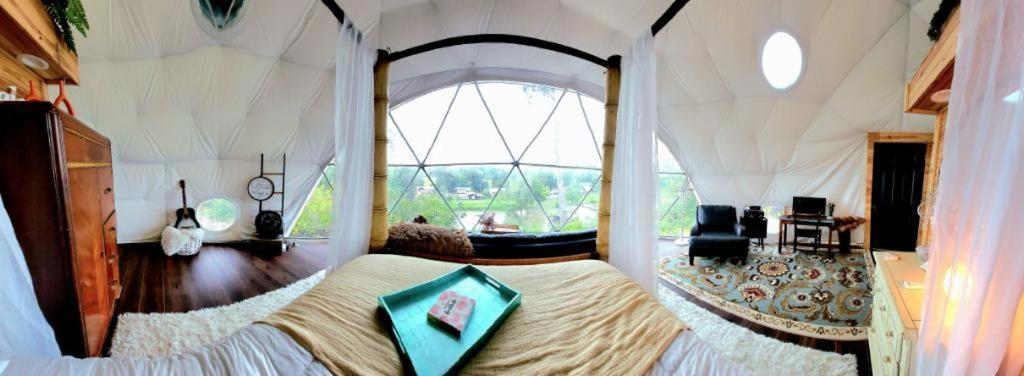 ホテル Waterfront Luxury Glamping Dome Rogersville エクステリア 写真