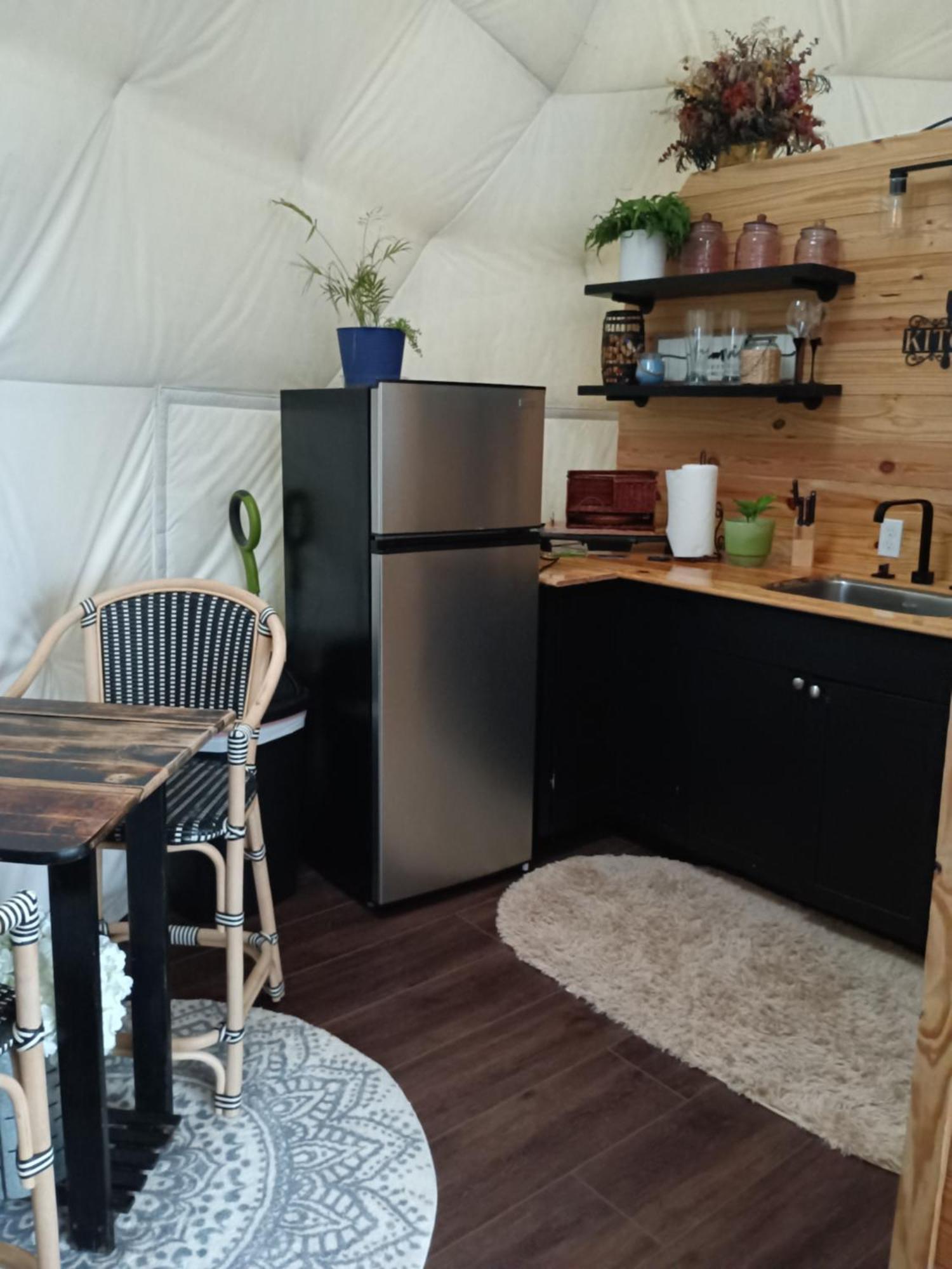 ホテル Waterfront Luxury Glamping Dome Rogersville エクステリア 写真