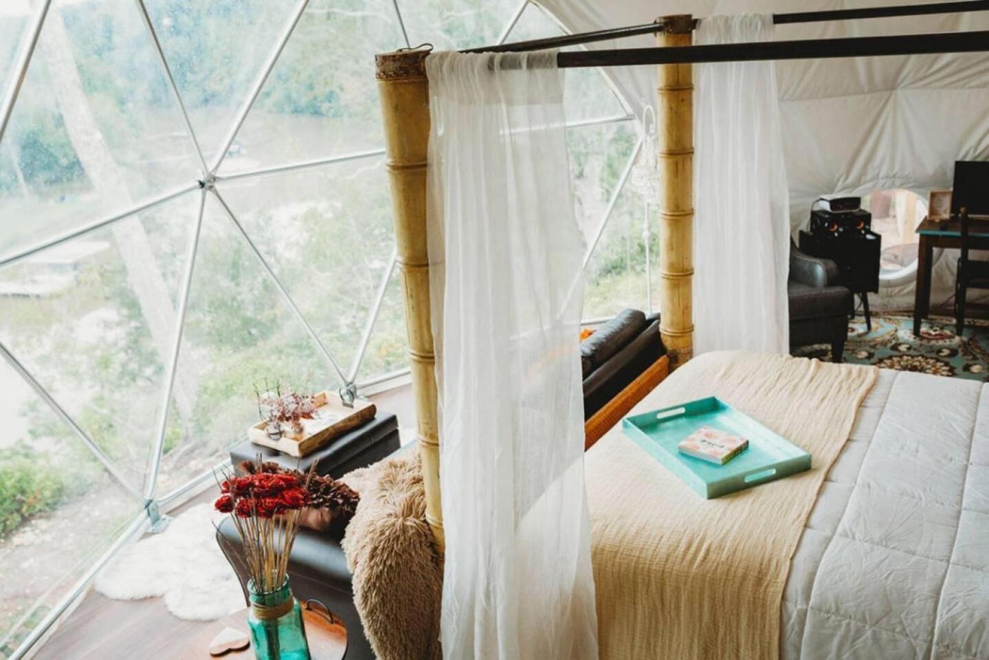 ホテル Waterfront Luxury Glamping Dome Rogersville エクステリア 写真